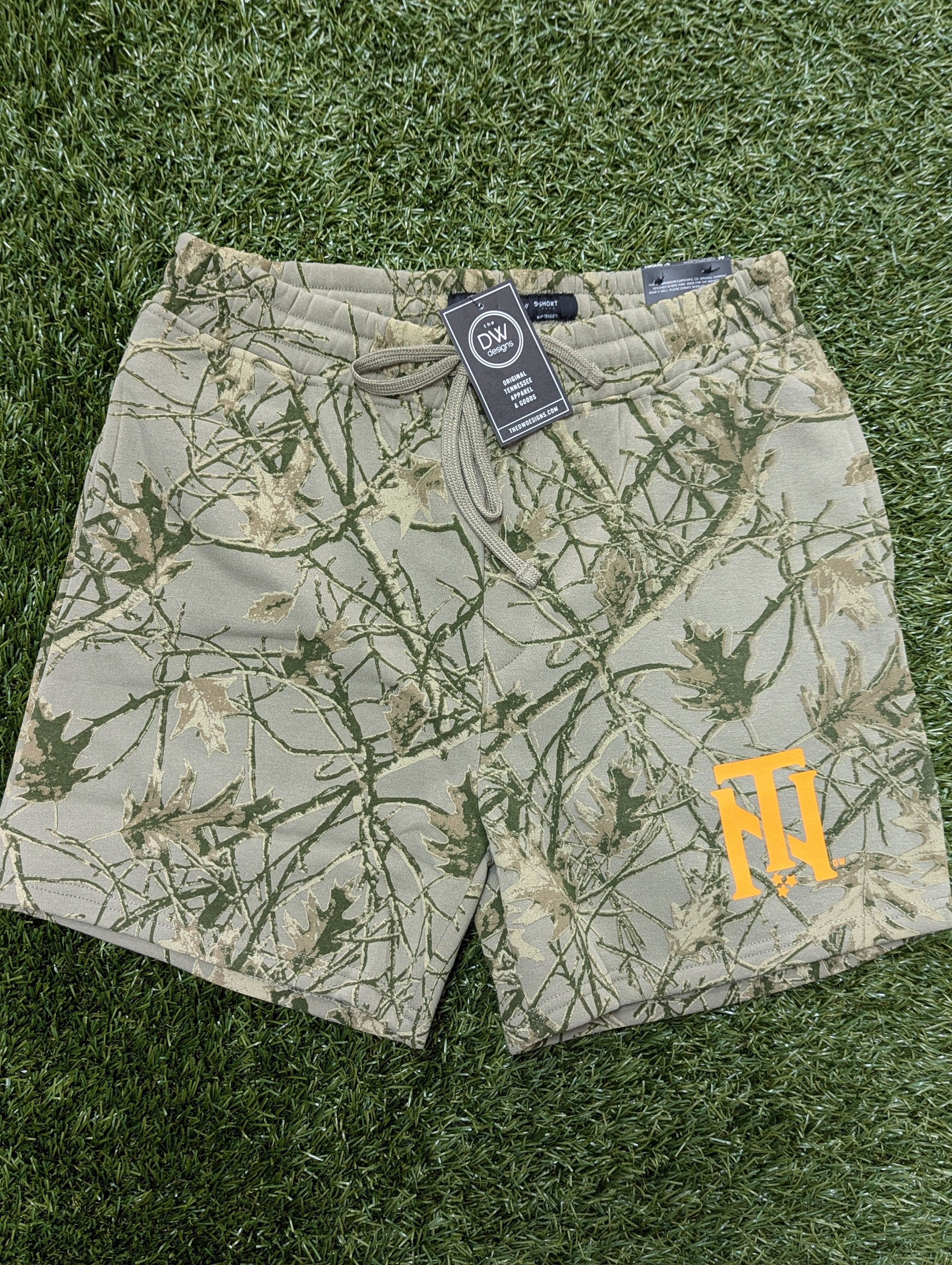 Originals camo shorts green best sale