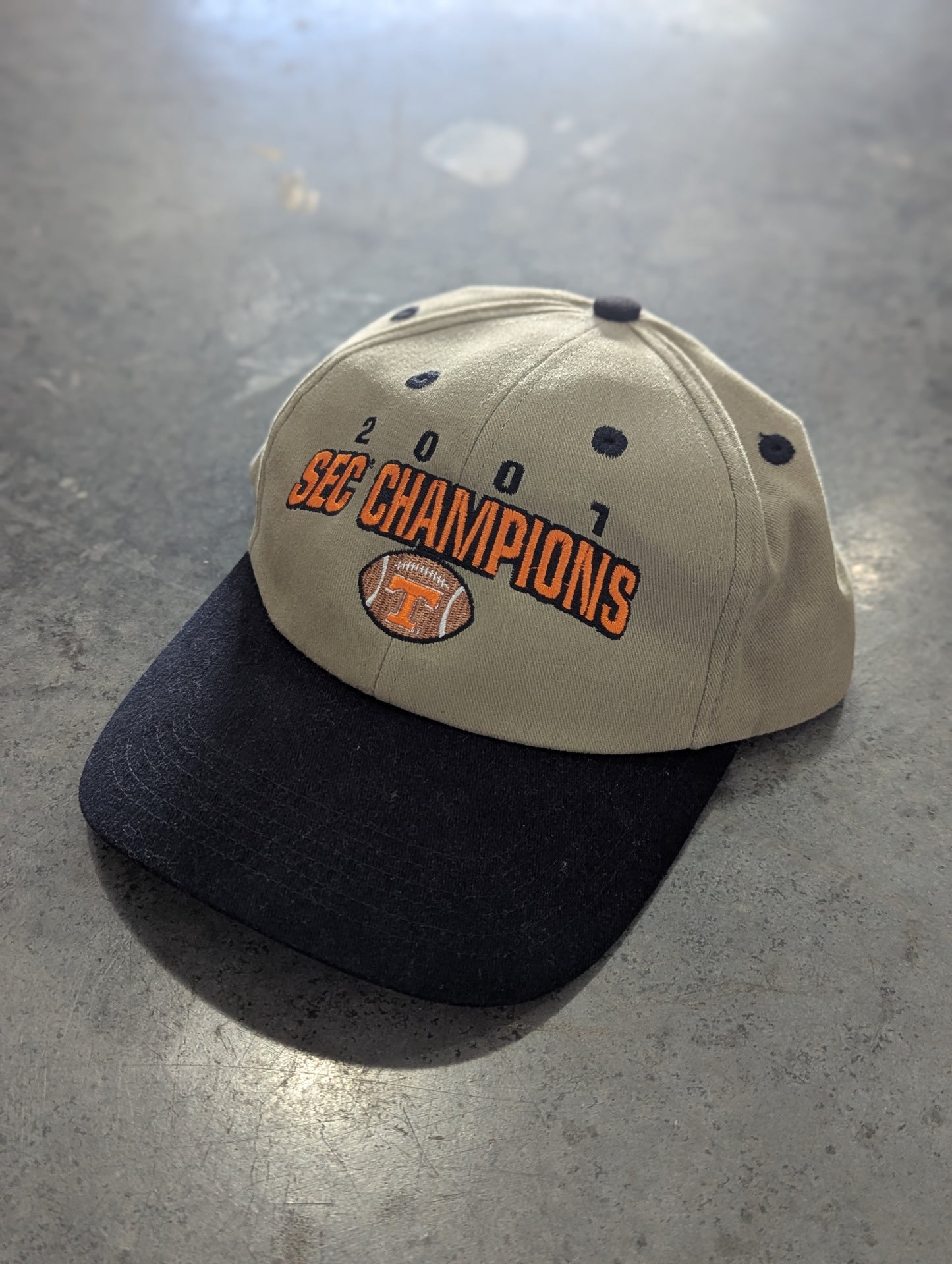 2001 Tennessee Vols SEC Champions Two Tone Leather Strapback hat